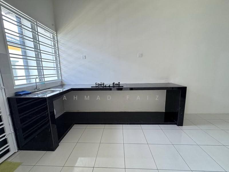 1-storey Terraced House for Rent in Dengkil (Selangor) - Ahmad Faiz - Kitchen - PropertyGuru.com.my