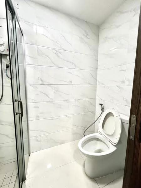 Pangsapuri untuk Disewa di Regalia Park @ Forest City - Hong Charng Lee - Bathroom - PropertyGuru.com.my