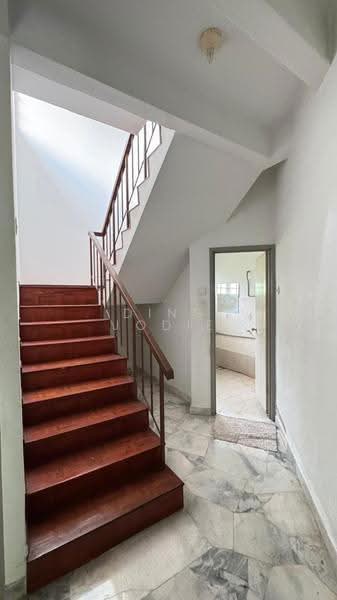 Bungalow House untuk Dijual di Taman Rasah Kemayan (Rasah) - Ding Jodie - Interior - PropertyGuru.com.my