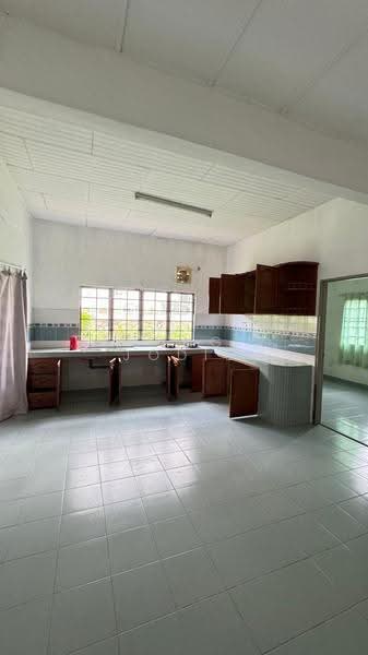 Bungalow House untuk Dijual di Taman Rasah Kemayan (Rasah) - Ding Jodie - Kitchen - PropertyGuru.com.my
