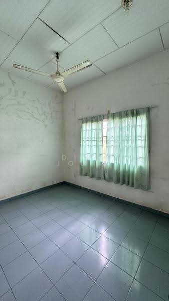 Bungalow House untuk Dijual di Taman Rasah Kemayan (Rasah) - Ding Jodie - Interior - PropertyGuru.com.my