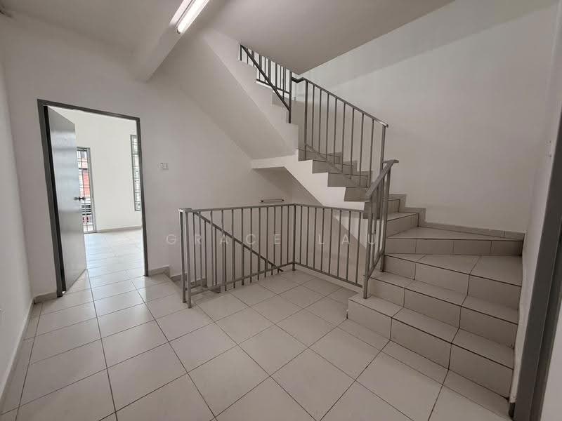 Rumah Teres 2.5-Tingkat untuk Dijual di Taman Scientex Utama (Senai) - Grace Lau - Corridor - PropertyGuru.com.my