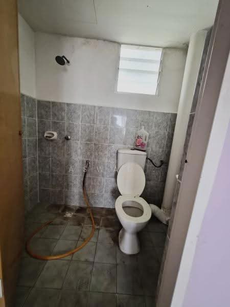 Pangsapuri untuk Dijual di Casa Prima - Aswad . - Bathroom - PropertyGuru.com.my