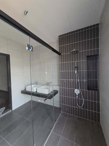 Semi-Detached House for Rent in Seksyen 5, Bandar Kinrara (Puchong) - Jayden Loke - Bathroom - PropertyGuru.com.my