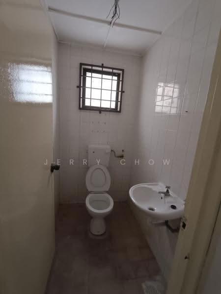 Shop / Office for Rent in Ipoh (Perak) - Jerry Chow - Bathroom - PropertyGuru.com.my