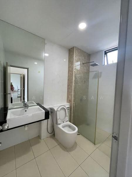Kediaman Servis untuk Disewa di D'Summit Residences - Valerie Saw - Bathroom - PropertyGuru.com.my