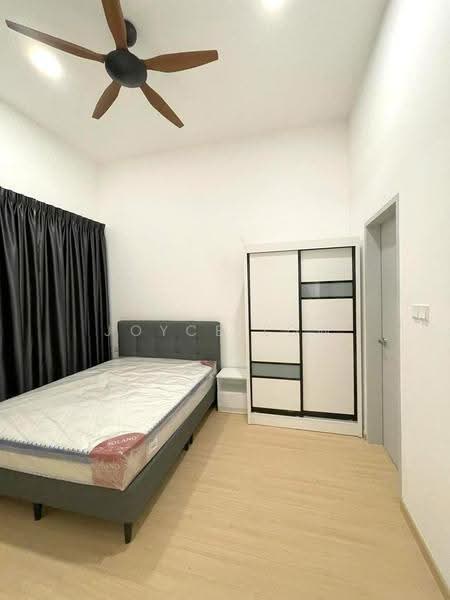 Kediaman Servis untuk Disewa di RYAN & MIHO - Joyce Low - Bedroom - PropertyGuru.com.my