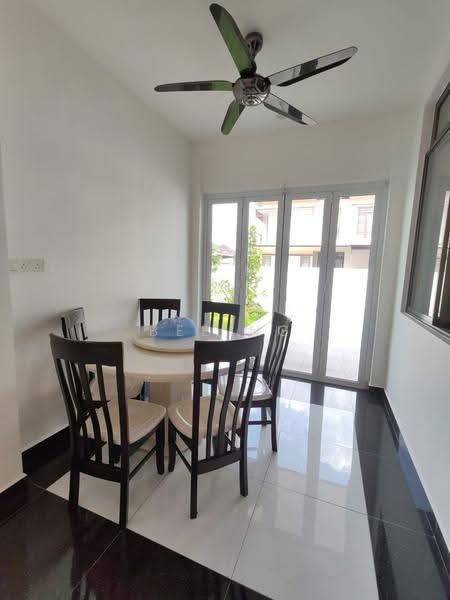 Rumah Teres 2-Tingkat untuk Dijual di Setia Tropika (Johor Bahru) - Bee Ng - Dining Room - PropertyGuru.com.my
