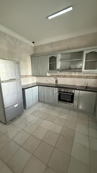 Kondominium untuk Disewa di Bungaraya Condominium - Emelia Chan - Kitchen - PropertyGuru.com.my