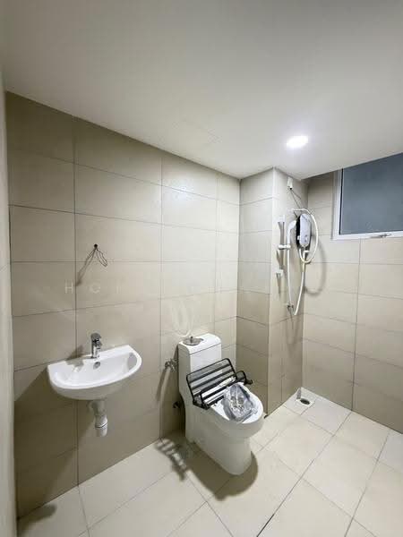 Service Residence for Rent at Vista Tiara (MBW Bay) - Hong Charng Lee - Bathroom - PropertyGuru.com.my