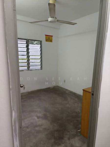Pangsapuri untuk Dijual di Putra Permai Block B - Don Lee Kah Hou - Interior - PropertyGuru.com.my