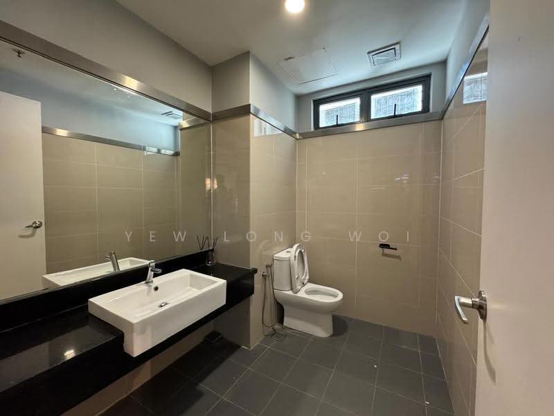 Rumah Berkembar untuk Dijual di Kota Emerald (Rawang) - Yew Long Woi - Bathroom - PropertyGuru.com.my