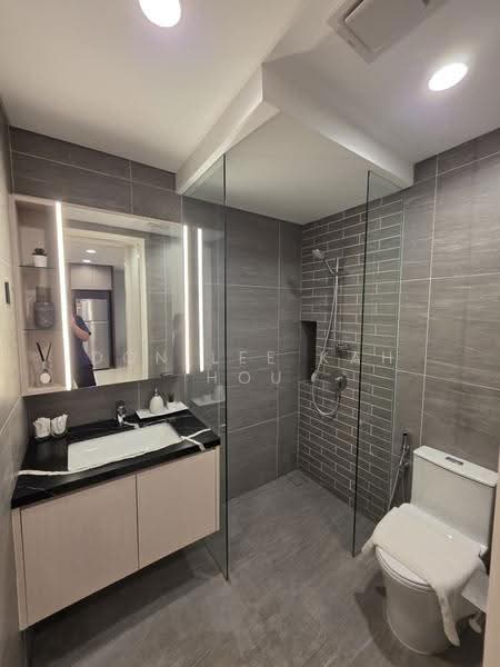 Service Residence for Sale at Times Square 2 - Don Lee Kah Hou - Bathroom - PropertyGuru.com.my