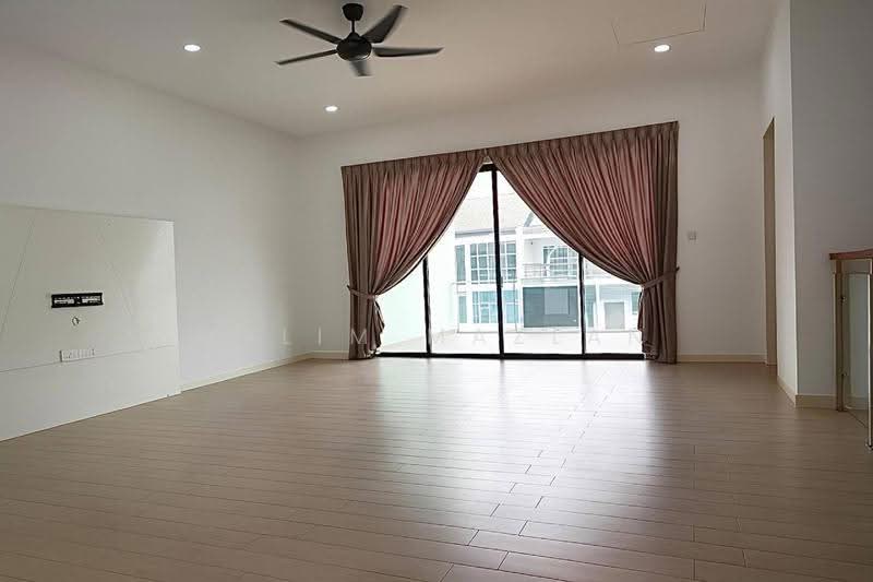 Rumah Teres 3-Tingkat untuk Disewa di 16 Sierra (Puchong) - Halim Mazlan - Living Room - PropertyGuru.com.my