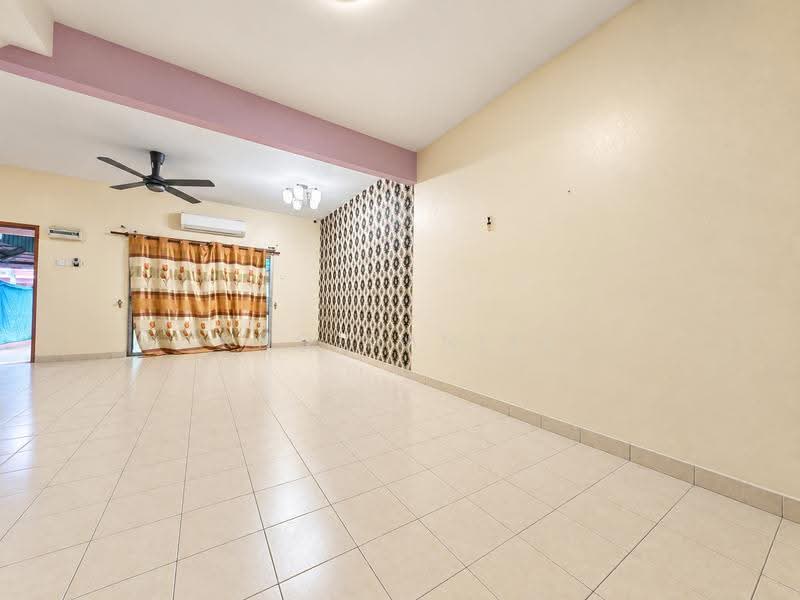 2-storey Terraced House for Sale in Bandar Parklands (Klang) - Kho Daniel - Living Room - PropertyGuru.com.my
