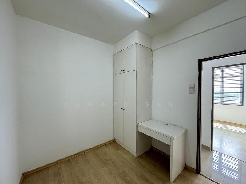 Kediaman Servis untuk Dijual di Larkin Heights - Edward Gan - Interior - PropertyGuru.com.my