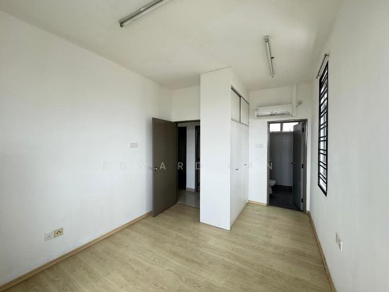 Kediaman Servis untuk Dijual di Larkin Heights - Edward Gan - Interior - PropertyGuru.com.my