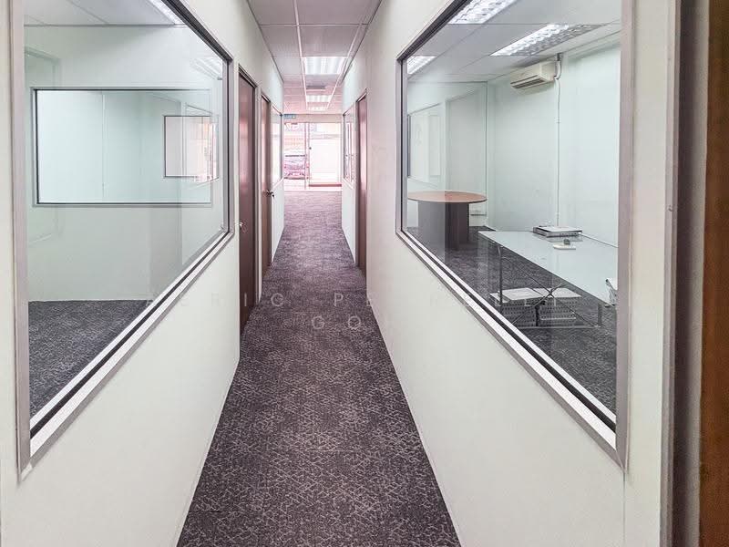 Shop / Office for Rent in Kuchai Lama (Kuala Lumpur) - Aeric Petrelli Goh - Corridor - PropertyGuru.com.my