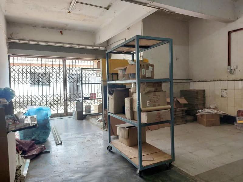 Shop for Rent in Kapar (Selangor) - Bee Lee - Interior - PropertyGuru.com.my