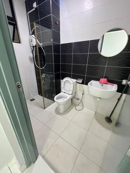 Kediaman Servis untuk Disewa di The Platino Serviced Apartment - LAVINCE LAW - Bathroom - PropertyGuru.com.my
