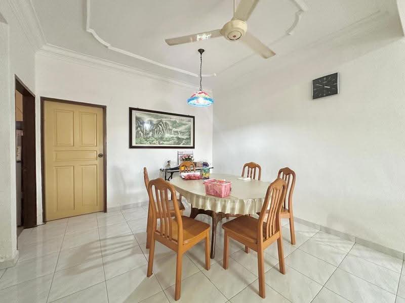 Rumah Teres 2-Tingkat untuk Dijual di Taman Semabok Jaya (Semabok) - Camie Goh - Dining Room - PropertyGuru.com.my