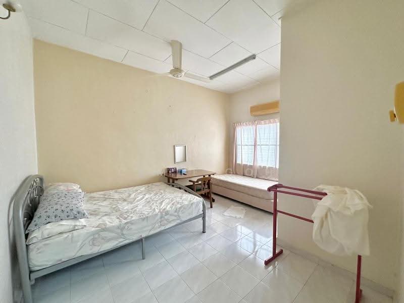 Rumah Teres 2-Tingkat untuk Dijual di Taman Semabok Jaya (Semabok) - Camie Goh - Bedroom - PropertyGuru.com.my