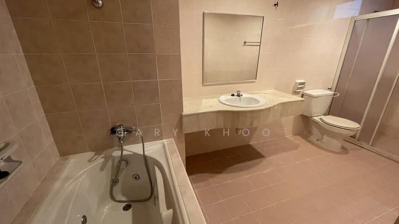Kondominium untuk Dijual di Miami Green - Gary Khoo - Bathroom - PropertyGuru.com.my