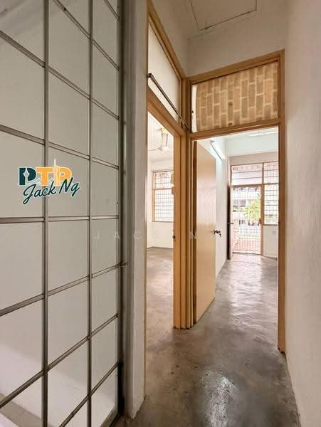 Rumah Teres 2-Tingkat untuk Dijual di Raja Uda (Butterworth) - Jack Ng - Corridor - PropertyGuru.com.my