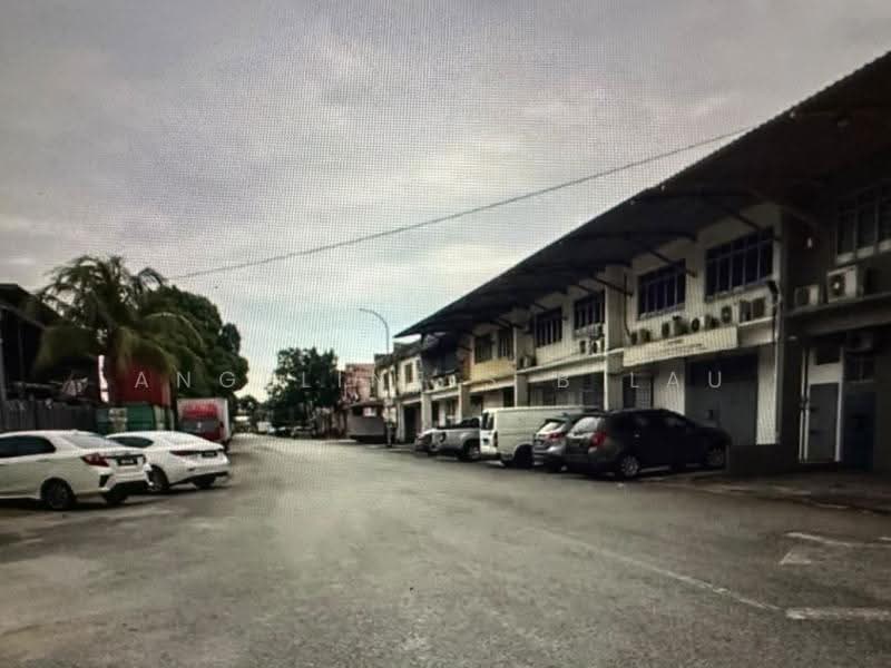 Shop / Office for Sale in Kawasan Perindustrian Balakong (Balakong) - Angeline S B Lau - Exterior - PropertyGuru.com.my