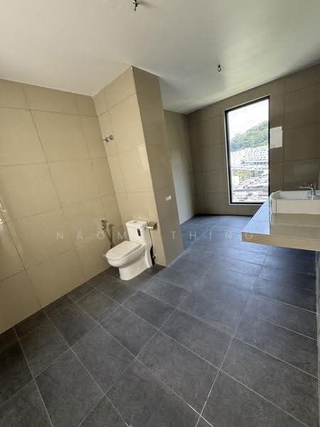 4-storey Terraced House for Sale in Damansara Perdana (Selangor) - Naomi Thing - Bathroom - PropertyGuru.com.my