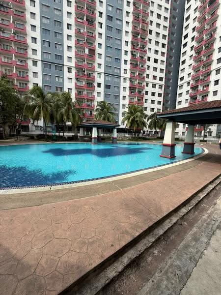 Apartment for Sale at Vista Pinggiran Apartment - Norisma Hartanah - swimming pool - PropertyGuru.com.my