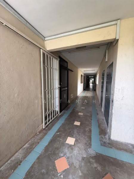 Apartment for Sale at Vista Pinggiran Apartment - Norisma Hartanah - Corridor - PropertyGuru.com.my
