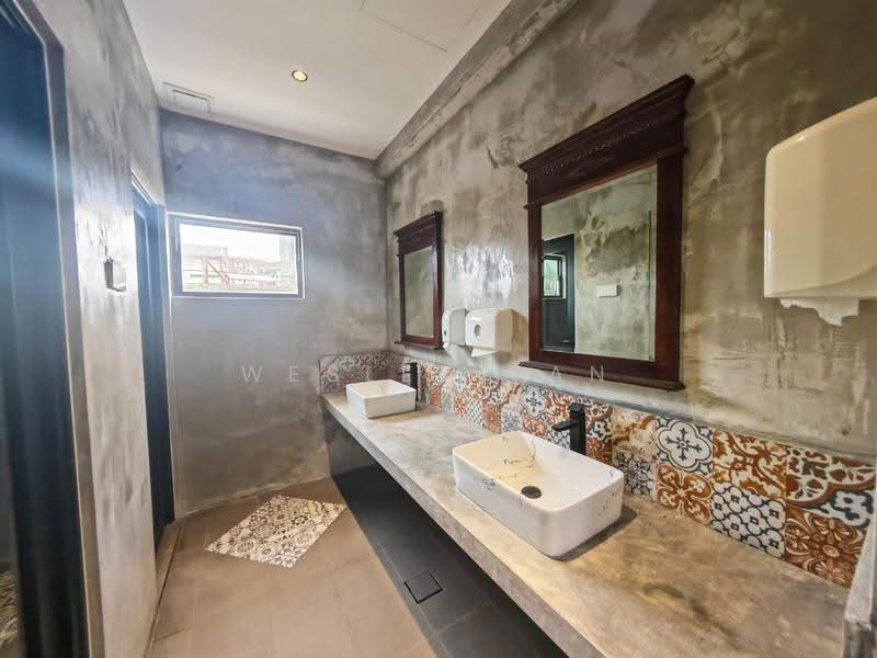 Shop / Office untuk Disewa di Melaka (Melaka) - Wesley Tan - Bathroom - PropertyGuru.com.my