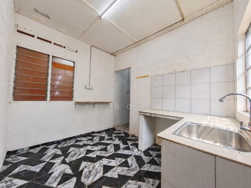 Rumah Teres 1-Tingkat untuk Dijual di Batu Pahat (Johor) - Sufi Norman - Kitchen - PropertyGuru.com.my