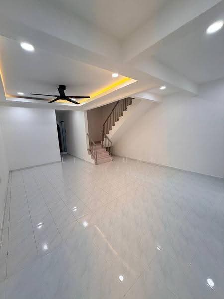 Rumah Teres 2-Tingkat untuk Dijual di Taman Sri Muhibbah (Kulai) - Lik Xuan Chai - Living Room - PropertyGuru.com.my