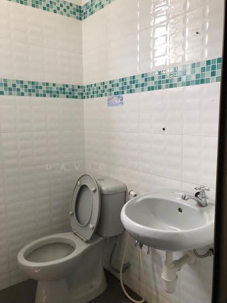 Kilang untuk Disewa di Kota Damansara (Selangor) - David Chan - Bathroom - PropertyGuru.com.my