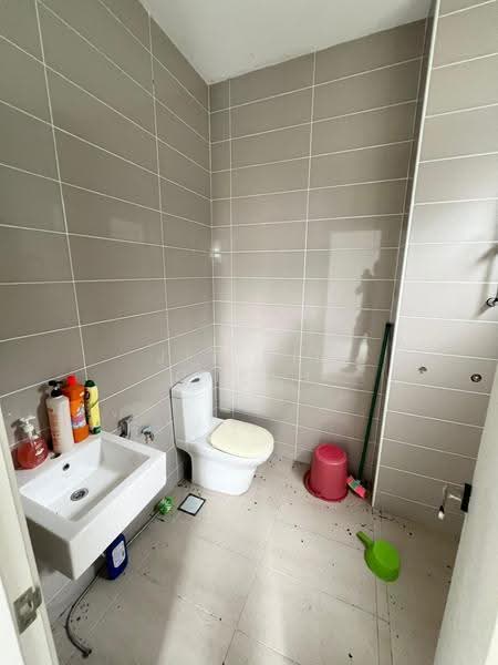 Semi-Detached House for Sale in Setia Tropika (Johor Bahru) - Jit Sin Cheah - Bathroom - PropertyGuru.com.my