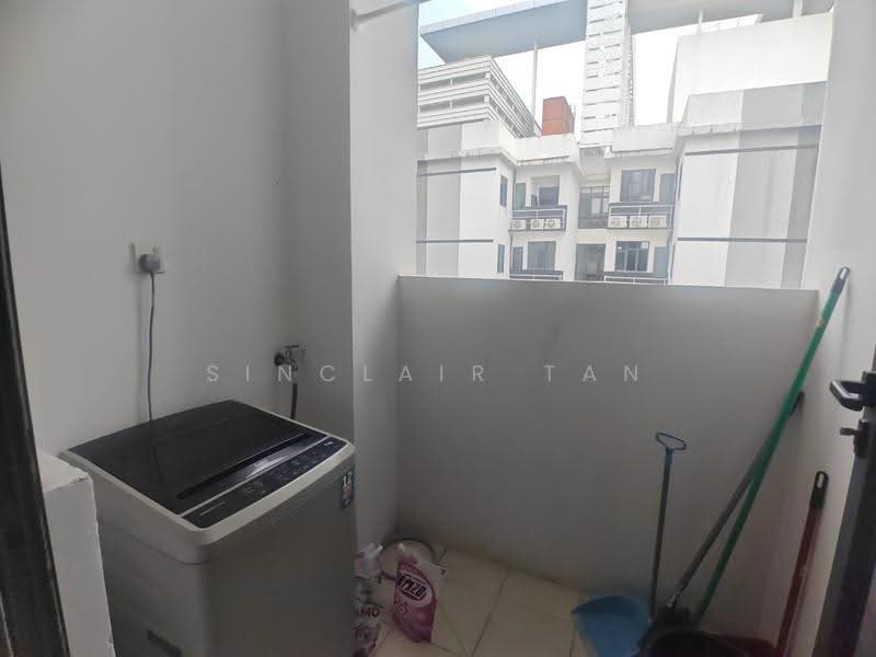 Kediaman Servis untuk Dijual di South View - Sinclair Tan - Balcony - PropertyGuru.com.my