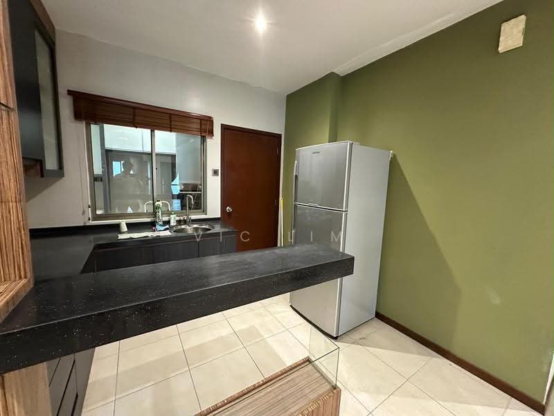 Pangsapuri untuk Dijual di Molek Pine 2 - Vic Lim - Kitchen - PropertyGuru.com.my