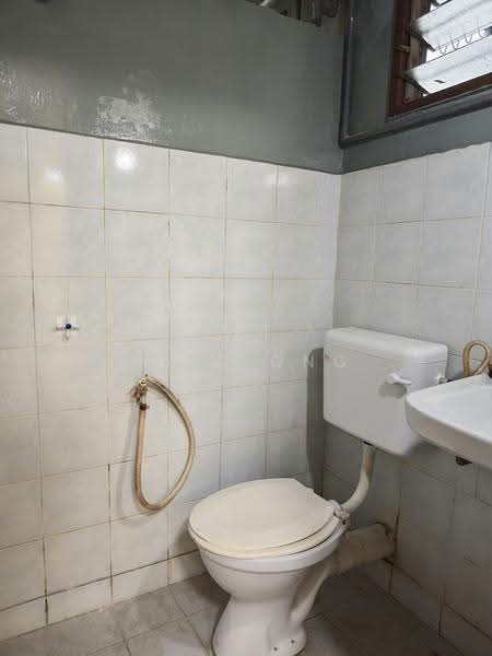 Rumah Flat untuk Disewa di Sri Lanang - Niko Ong - Bathroom - PropertyGuru.com.my