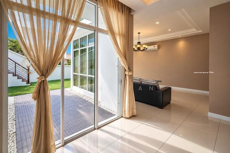 Semi-Detached House for Sale in Setia Eco Park (Setia Alam) - Vitas Tan - Living Room - PropertyGuru.com.my