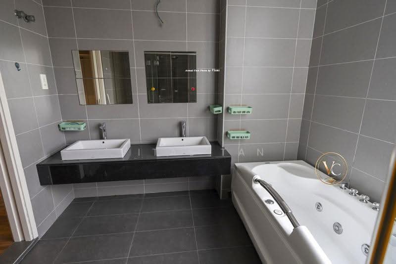 Semi-Detached House for Sale in Setia Eco Park (Setia Alam) - Vitas Tan - Bathroom - PropertyGuru.com.my