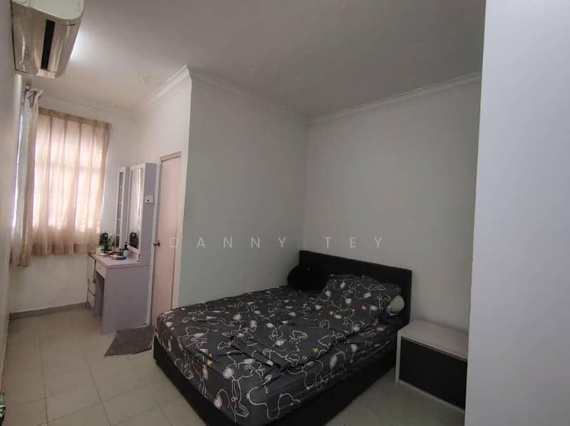 Apartment for Rent at Lake View Suites - Danny Tey - Bedroom - PropertyGuru.com.my