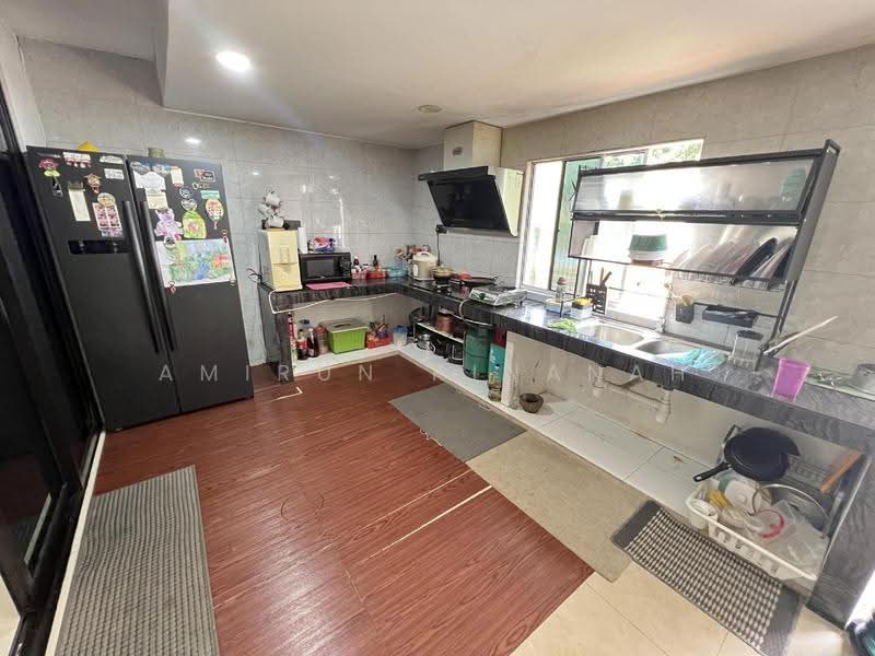 2-storey Terraced House for Sale in U16, Elmina Gardens (Shah Alam) - Amirun Kinanah - Kitchen - PropertyGuru.com.my