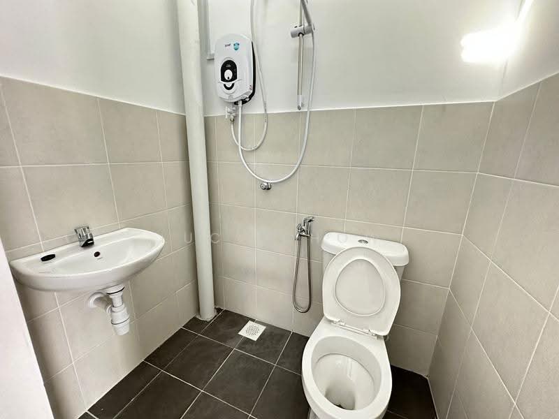 Terraced House for Rent in Taman Kundang Jaya (Rawang) - Lucy Chow - Bathroom - PropertyGuru.com.my