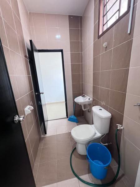 Rumah Teres 2-Tingkat untuk Dijual di Taman Bestari Indah (Ulu Tiram) - Annly Liew - Bathroom - PropertyGuru.com.my