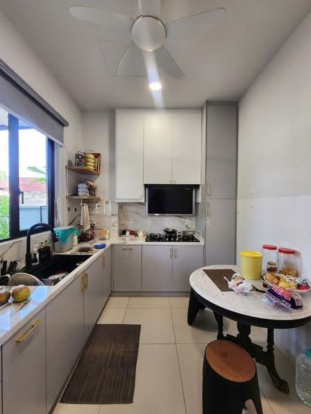 Semi-Detached House for Sale in Bukit Bandaraya (Shah Alam) - Rafedah Binti Abdul Aziz - Kitchen - PropertyGuru.com.my