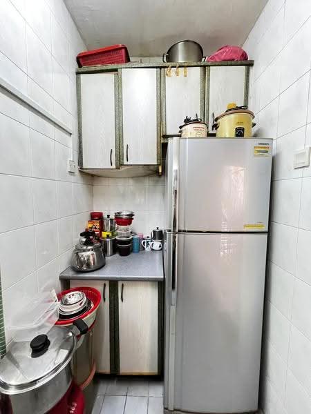 Rumah Flat untuk Dijual di Rajawali Apartment - Lucy Chow - Kitchen - PropertyGuru.com.my