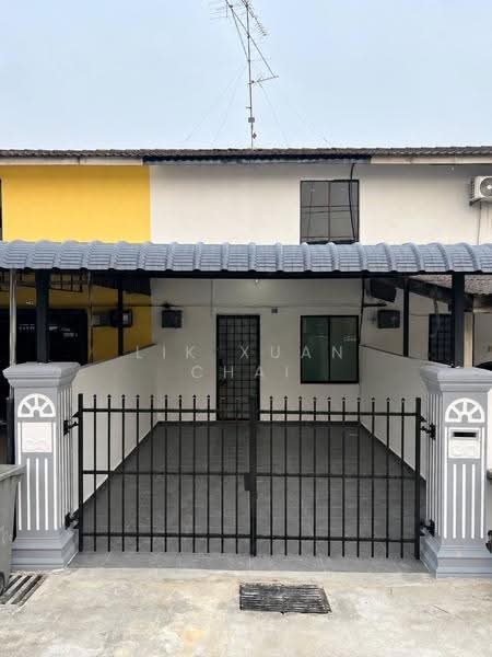 Rumah Teres 2-Tingkat untuk Dijual di Taman Mesra (Kulai) - Lik Xuan Chai - Exterior - PropertyGuru.com.my