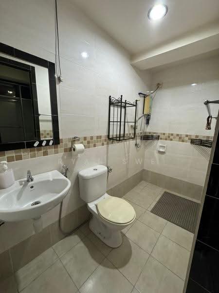 Kediaman Servis untuk Dijual di Casa Suites - Ryan Swe - Bathroom - PropertyGuru.com.my
